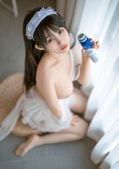 女人趴到床脱了内裤打光屁股视频_高清手机在线看